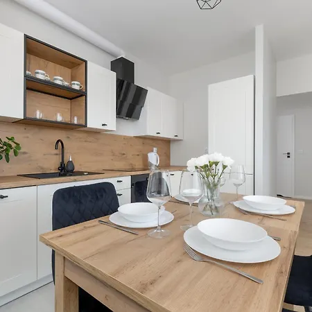 Appartement Bright Park Lotnikow Near Tauron Arena By Renters *